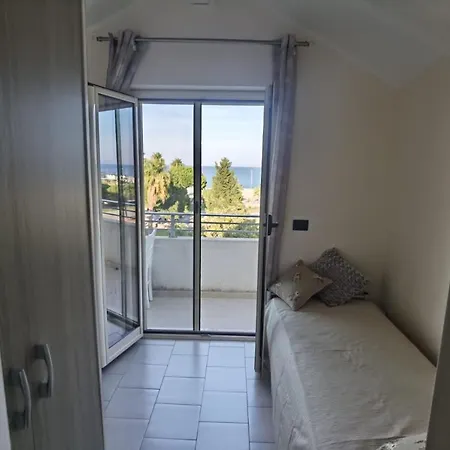 First Line 索威拉托玛里纳