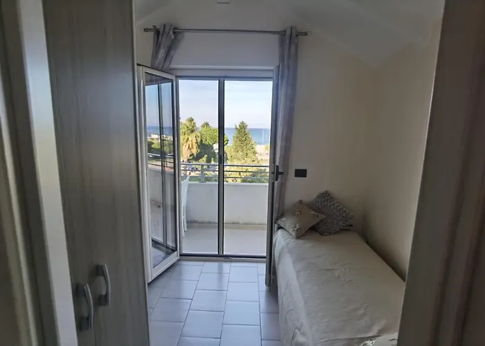 First Line 索威拉托玛里纳