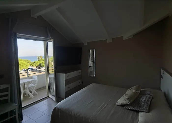 First Line בית נופש סוברטו מרינה